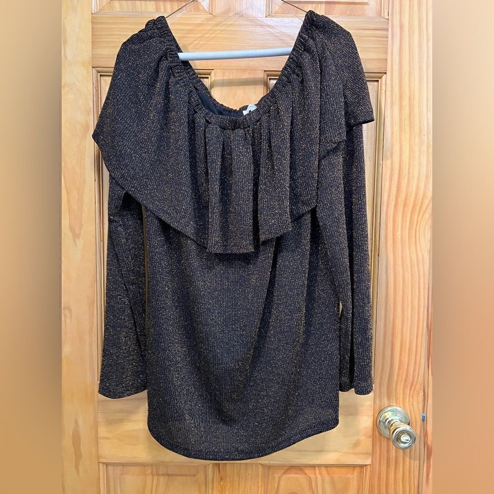 Umgee gorgeous deep brown w/gold sparkle fabric size 1X off the shoulder blouse